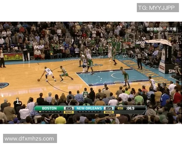 浓眉持球一条龙挑战RJ戴维斯却失误直接出界精彩瞬间回顾 浓眉持球一条龙挑战RJ戴维斯却失误直接出界精彩瞬间回顾